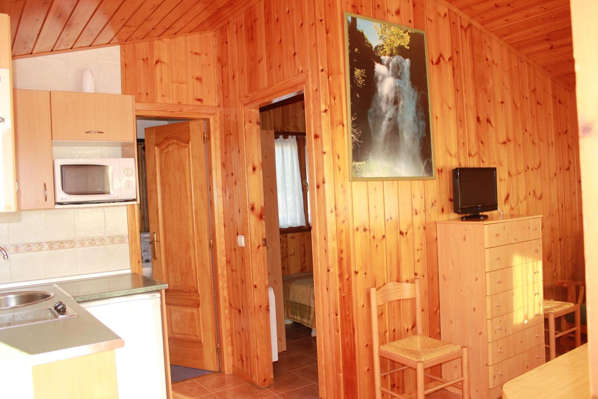 Camping Valle De Tena Sabiñánigo Exteriör bild