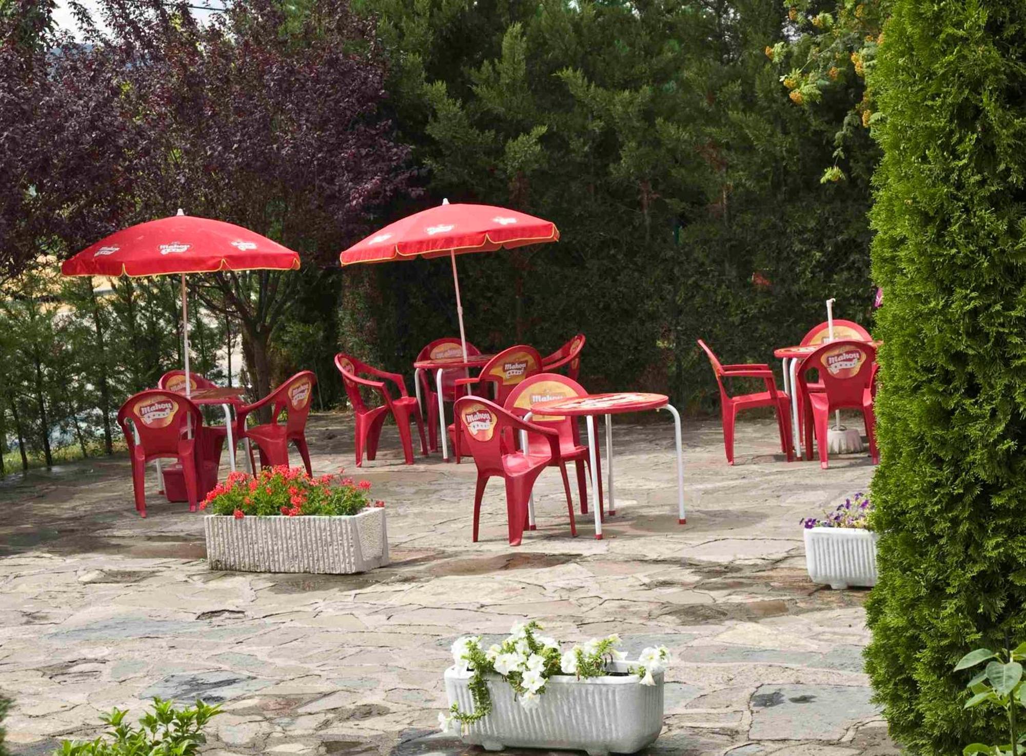 Camping Valle De Tena Sabiñánigo Exteriör bild