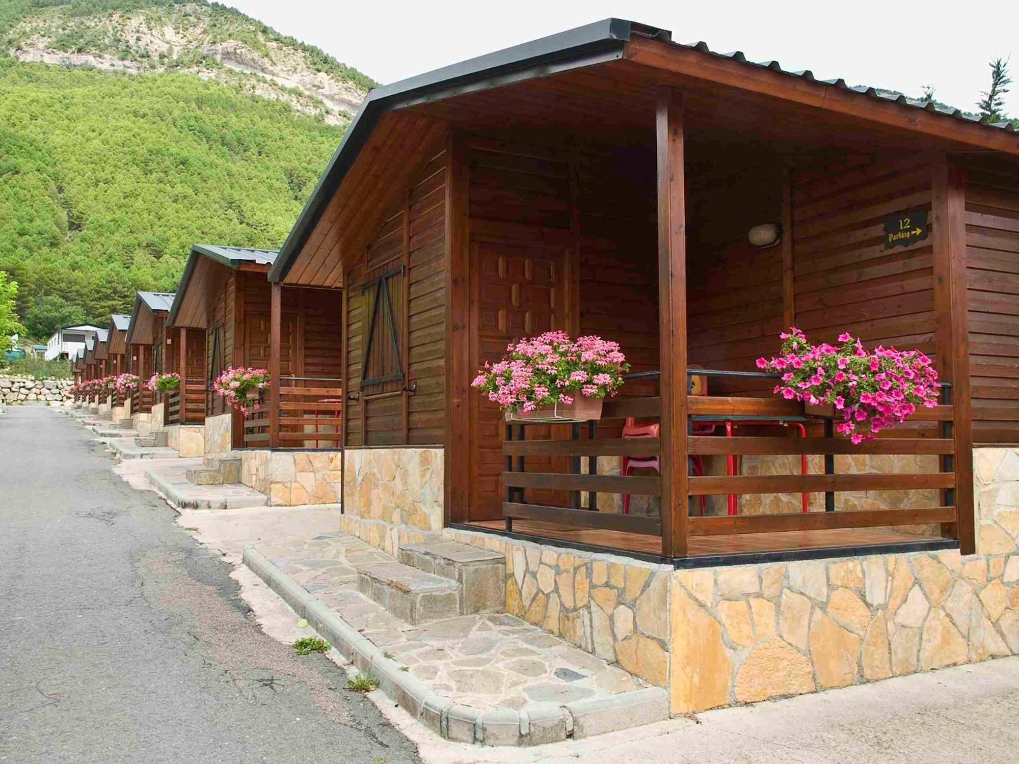 Camping Valle De Tena Sabiñánigo Exteriör bild