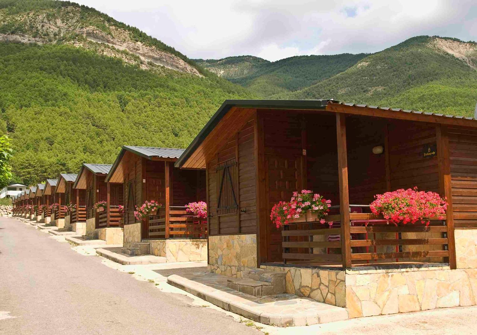 Camping Valle De Tena Sabiñánigo Exteriör bild