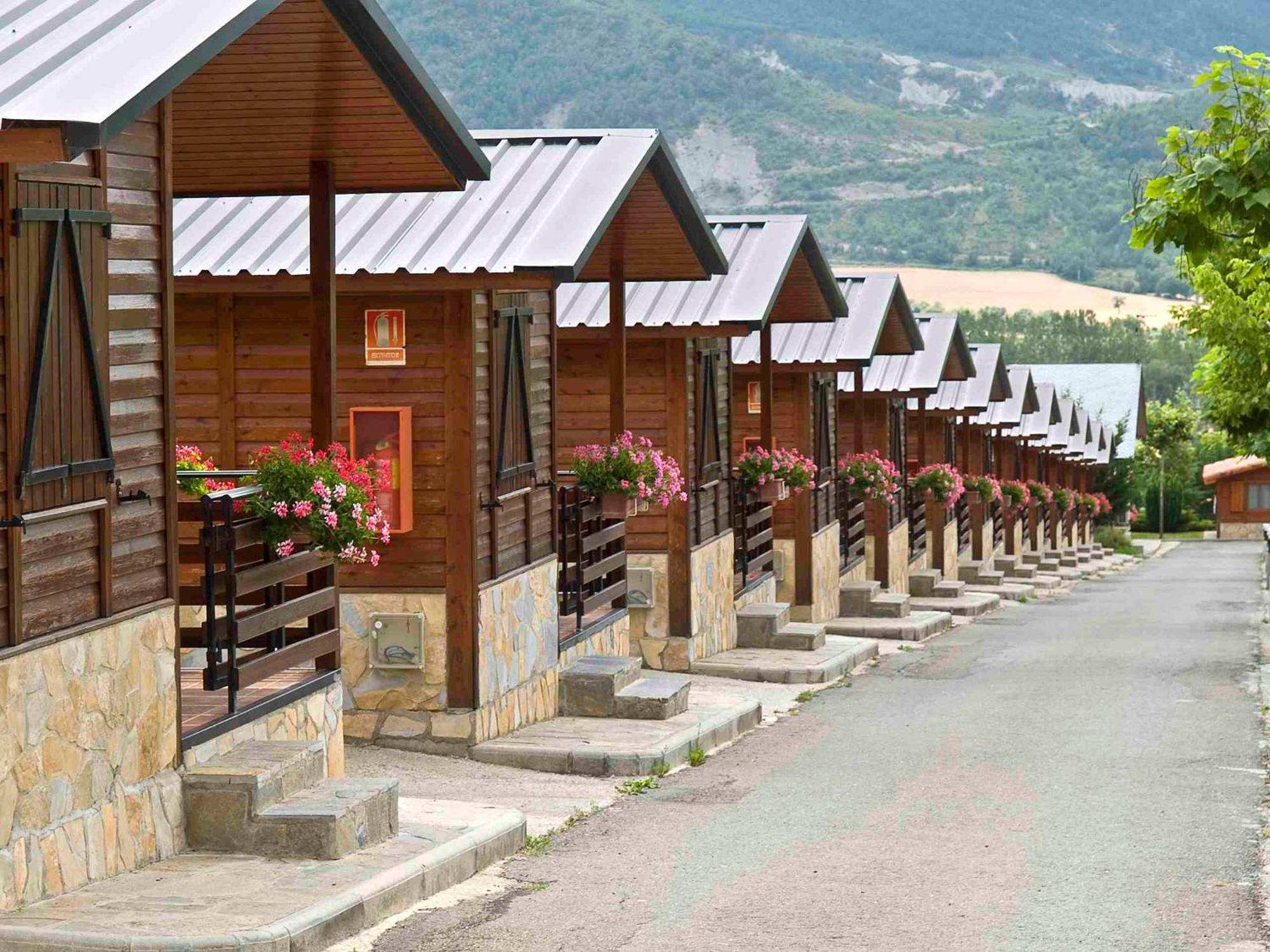 Camping Valle De Tena Sabiñánigo Exteriör bild